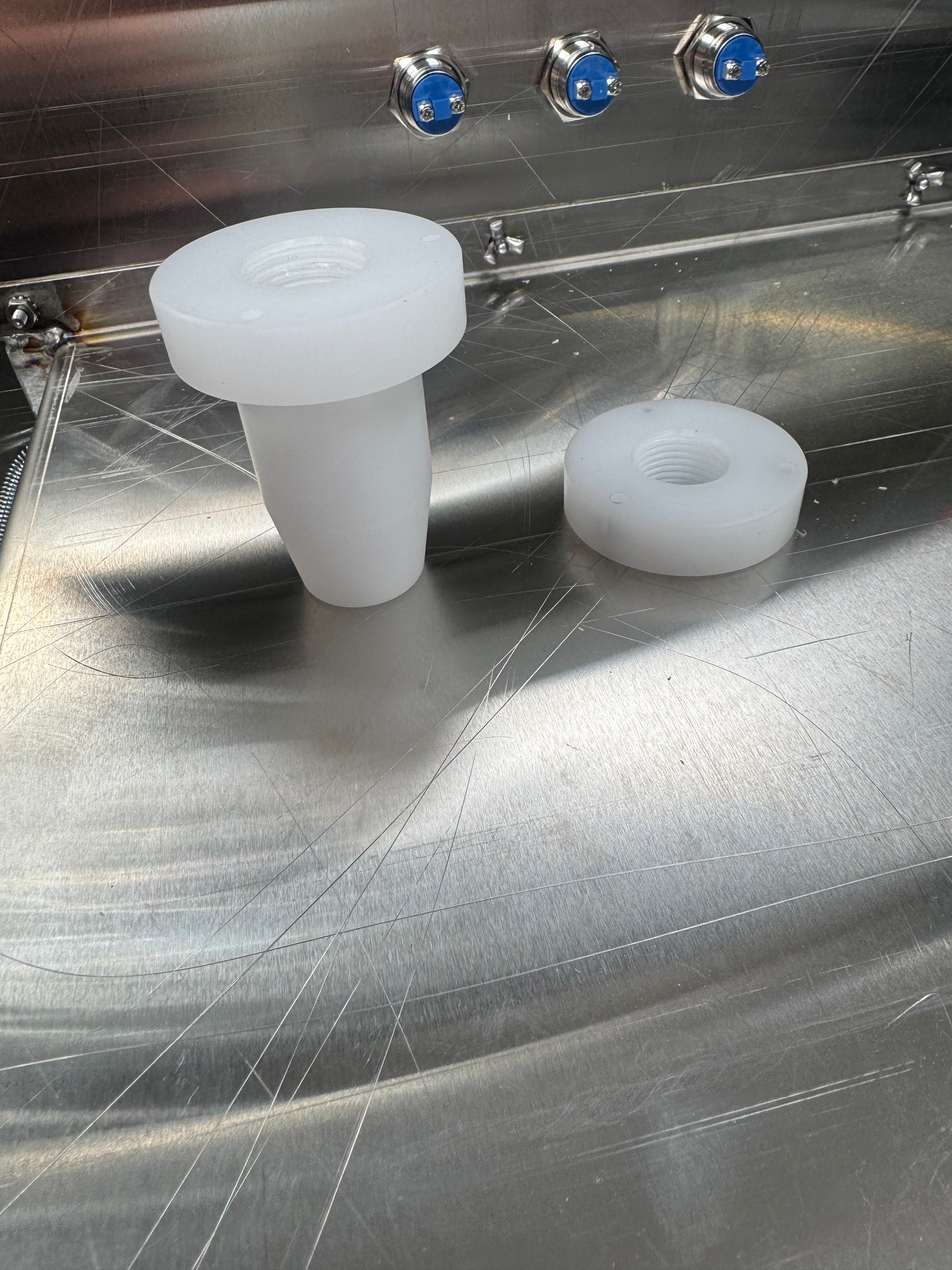 Replacement Plastic Dispensing Nozzle - WITH flange